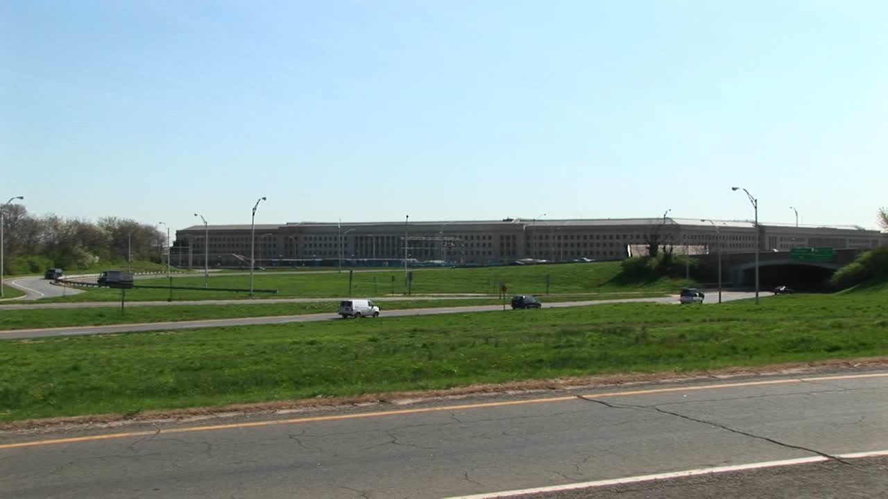 펜타곤 고속도로에서 펜타곤 건물까지 확대