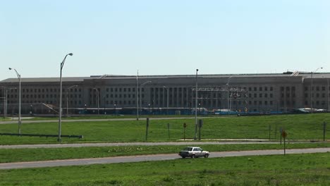 zoom in over the pentagon freeway to the pentagon building