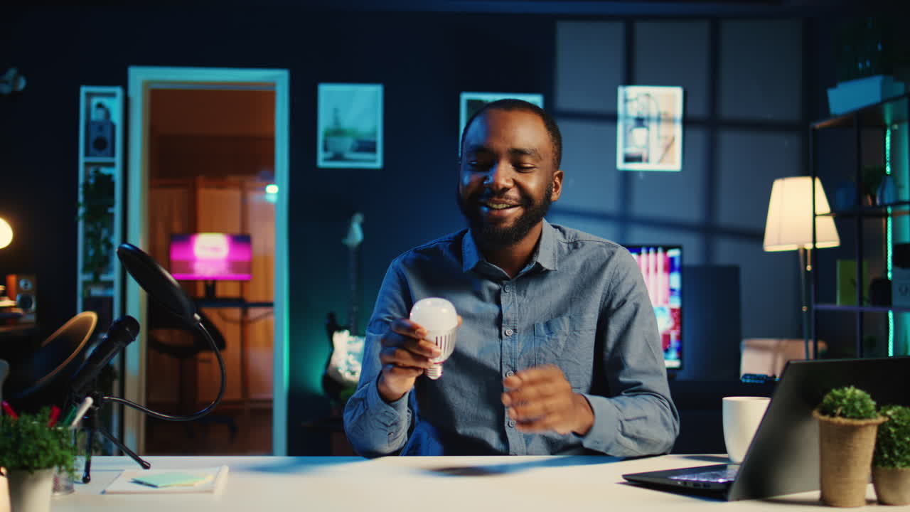Online star reviews smart light bulb