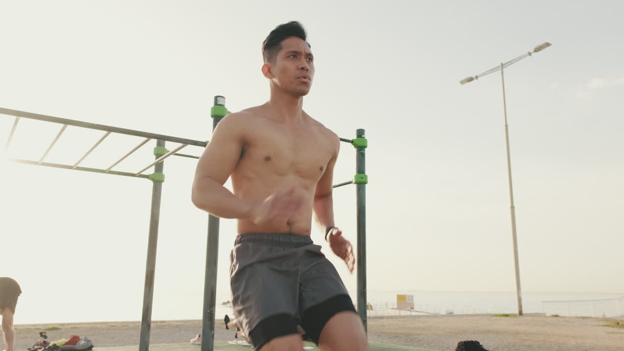 야외에서 운동하는 남자