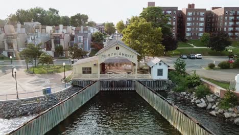 Alejarse-De-Perth-Amboy-Nj-Vía-Fluvial,-Barcos-Y-Lugares