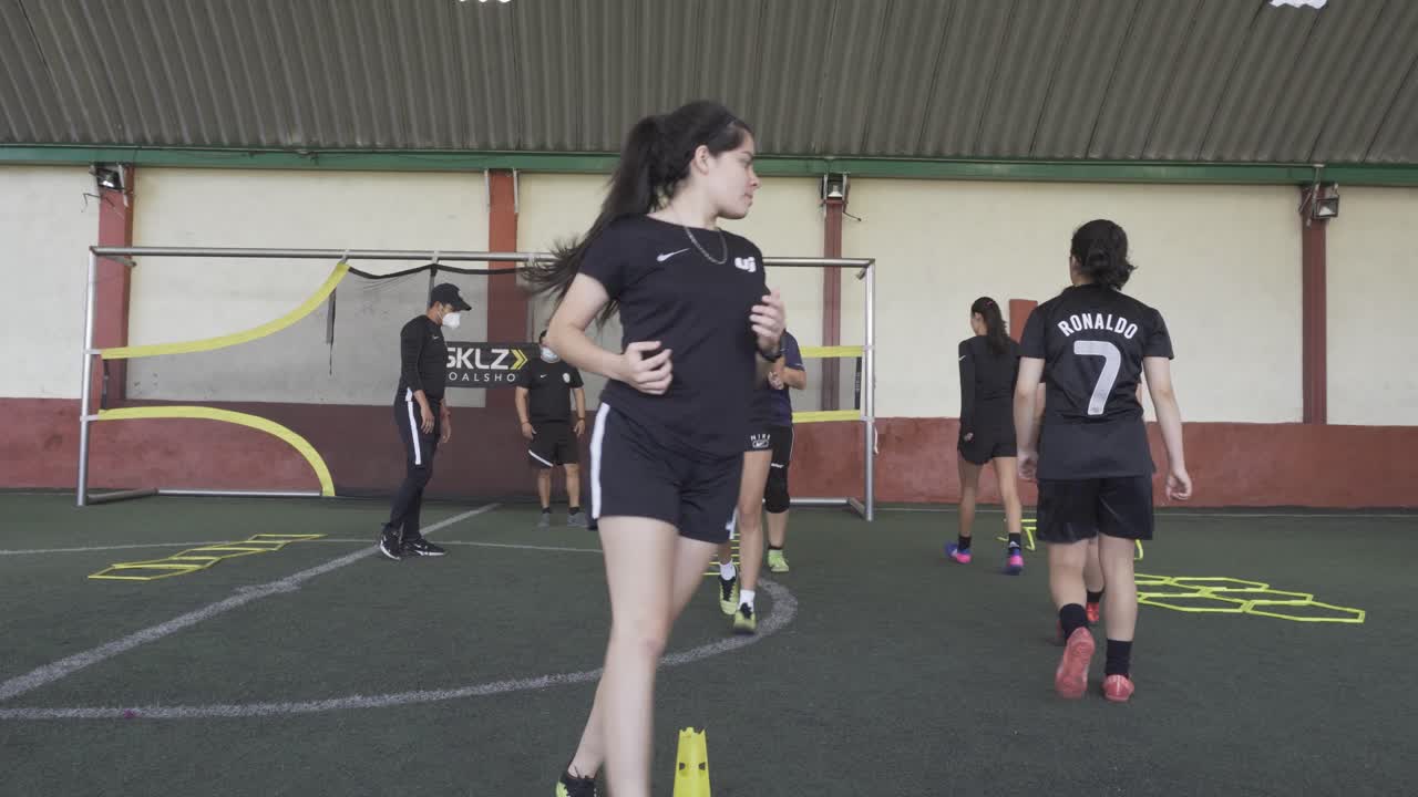 women's soccer team training during pandemic