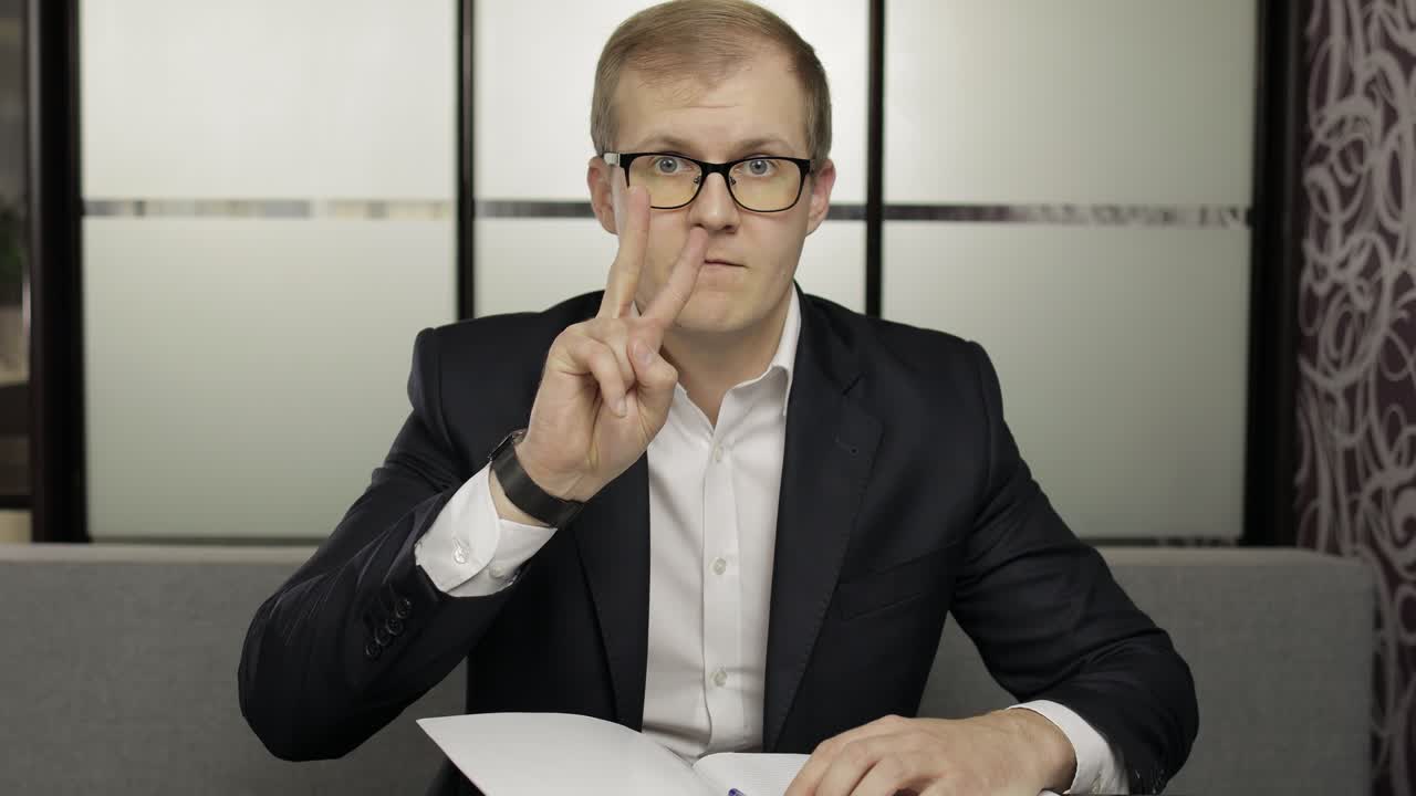 ビデオコール 遠隔教育 児童の授業