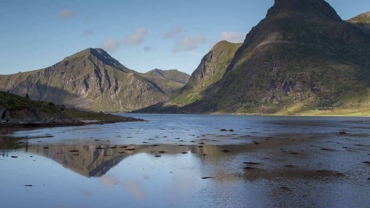 로포텐 호수 반사 05