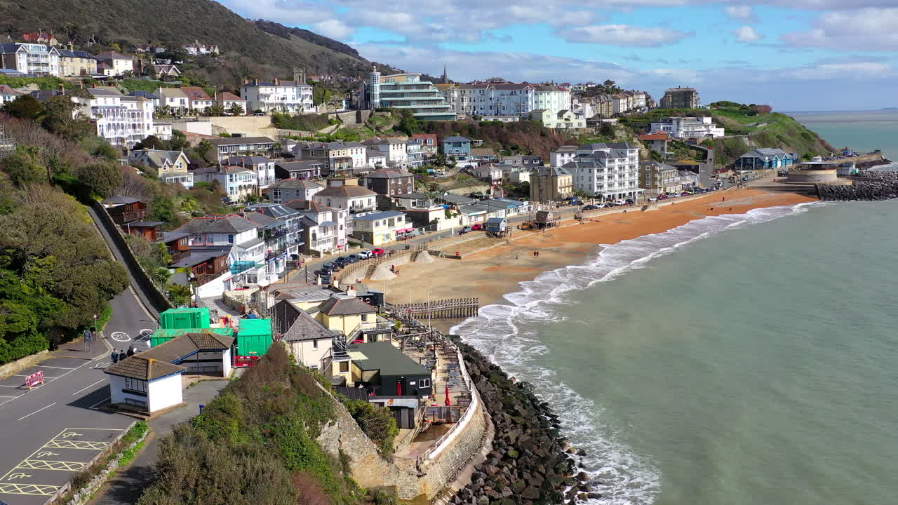 descenso aéreo a la isla de wight día soleado reino unido 4k