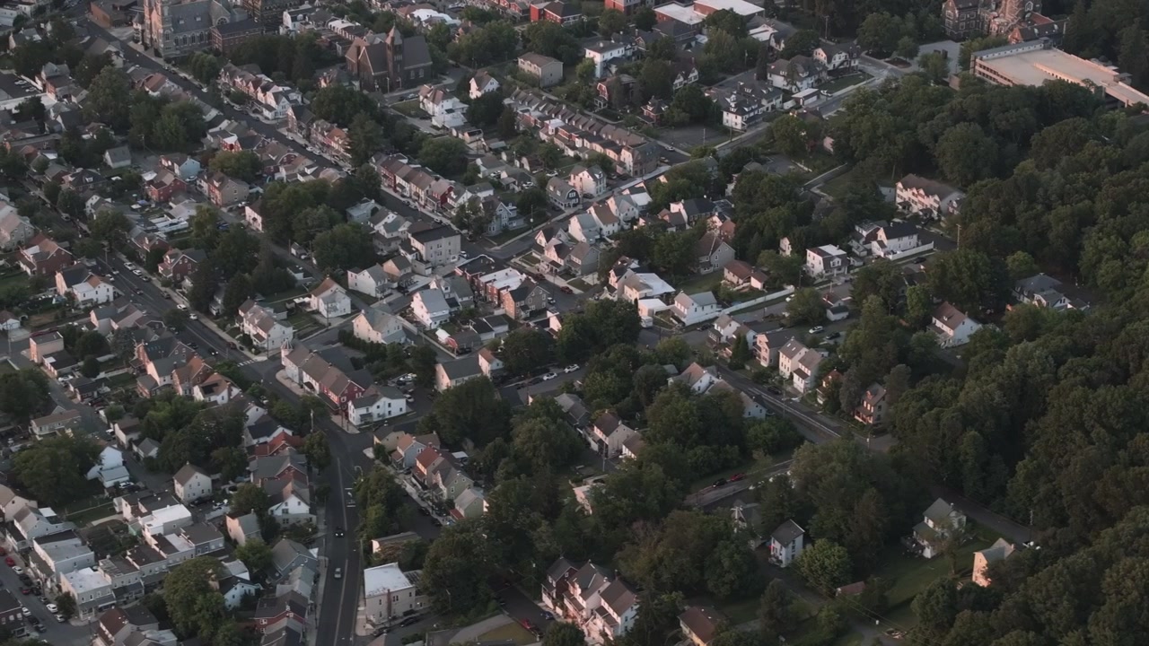 Luchtfoto van huizen in Allentown, Pennsylvania. Gefotografeerd op een zomerdag