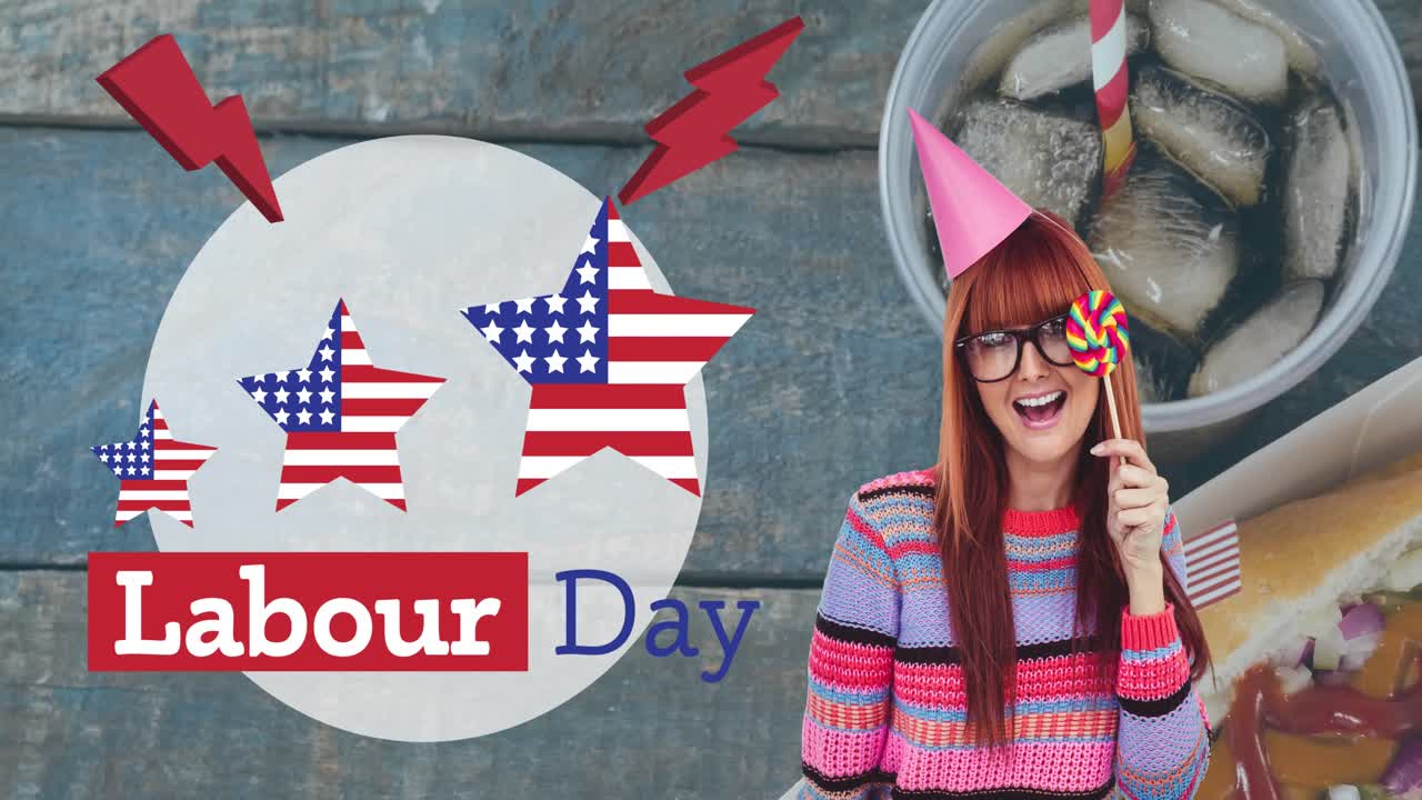 animación del texto del día del trabajo sobre una mujer sonriente con sombrero de fiesta sosteniendo piruleta y comida rápida