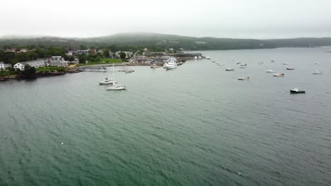 Aerial-shot-of-many-boats-and-yachts-moored-in-the-water