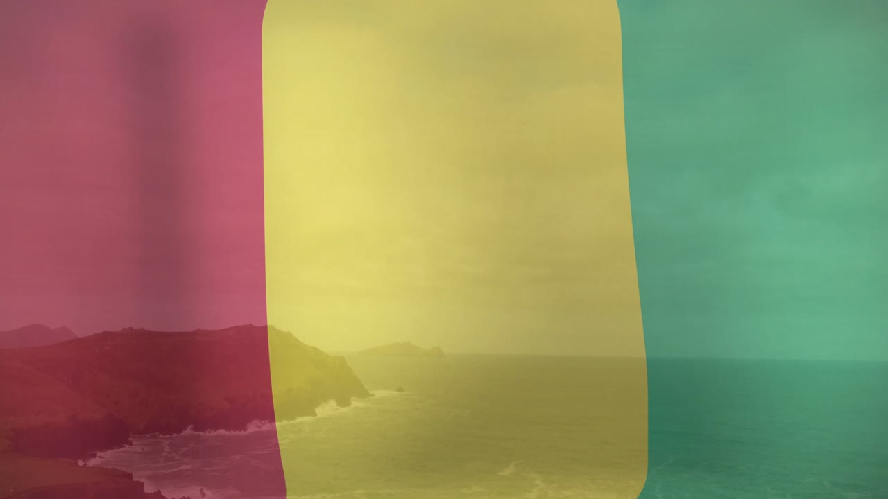 Animazione con forme astratte colorate che si sovrappongono alle onde dell'oceano in un paesaggio costiero