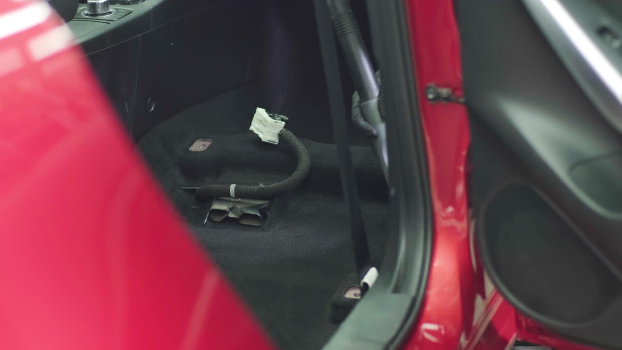 전문적인 자동차 청소. 샤워. 인테리어 세부 사항. 자동차 인테리어를 건조 청소 및 세부 사항; 깊은 좌석 청소; 자동차 세탁에서 거품을 는; 먼지에서 자동차 패널을 청소하는; 진공청소기