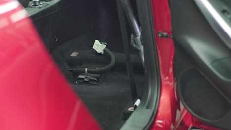 limpieza profesional de automóviles. lavado de sars. detalles interiores. limpieza en seco y detalles del interior de un automóvil. limpeza profunda de asientos. limpeza de espuma en el lavado de automóviles; limpieza del panel del automóvil del polvo. una aspiradora