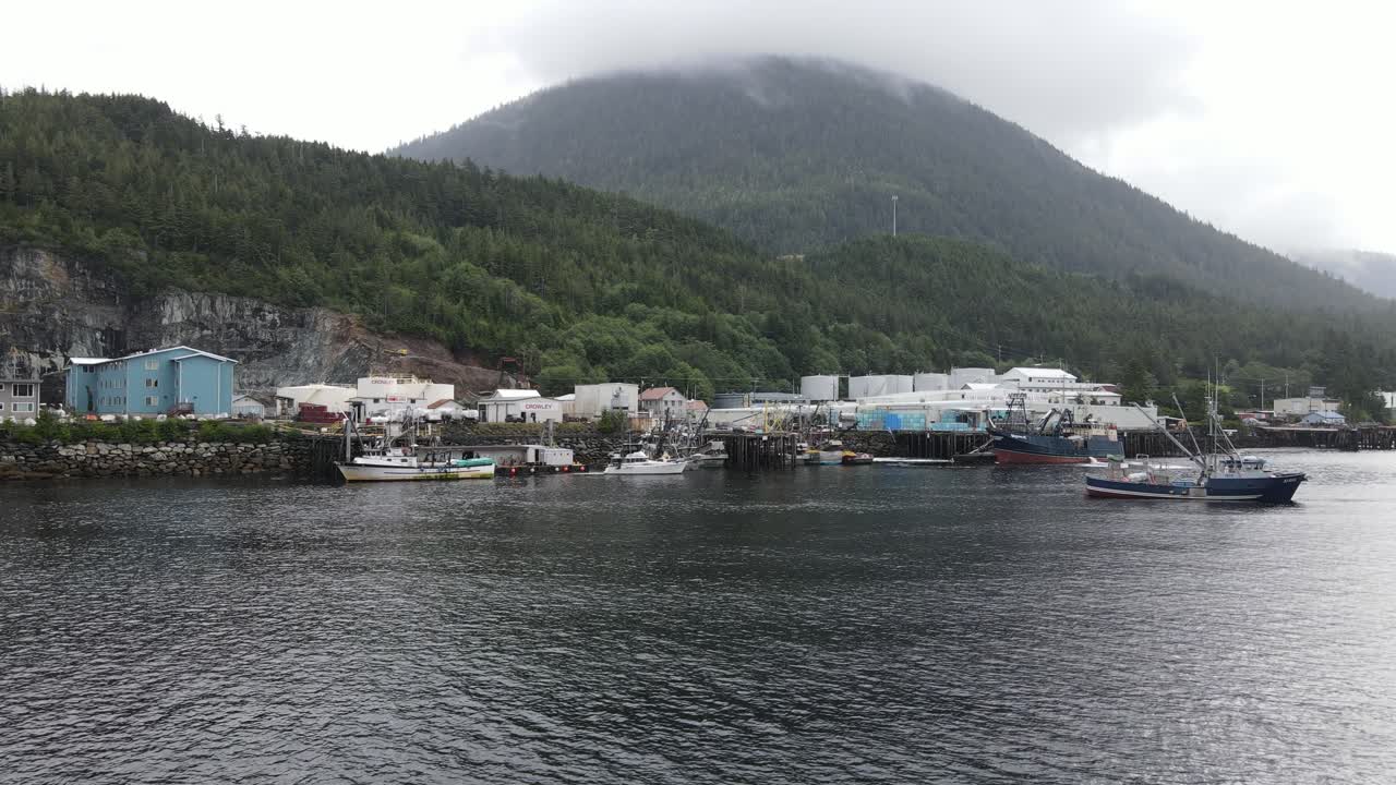 바다에서 낚시 보트의 조감도