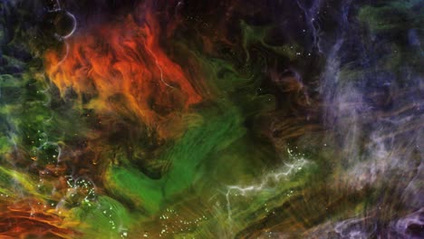 nubes nebulosas de colores moviéndose en el universo