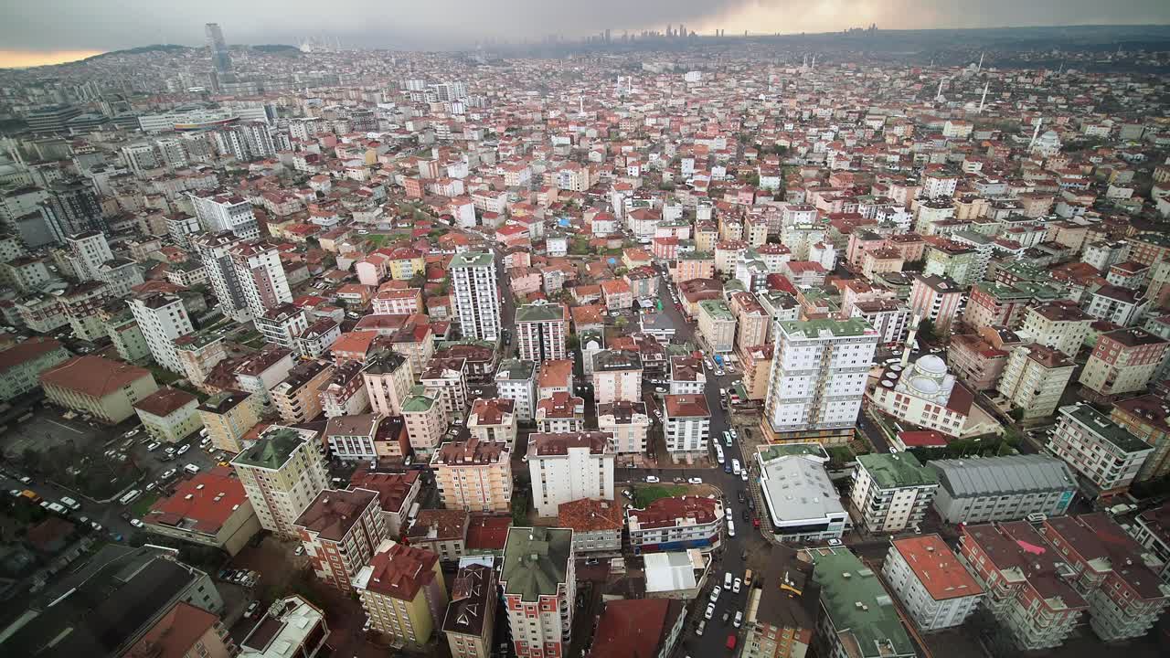 Veduta aerea di un'area urbana densamente popolata in Turchia