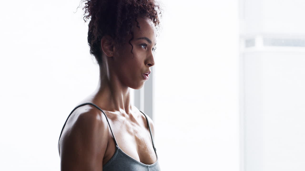 motivada para alcanzar sus metas de fitness