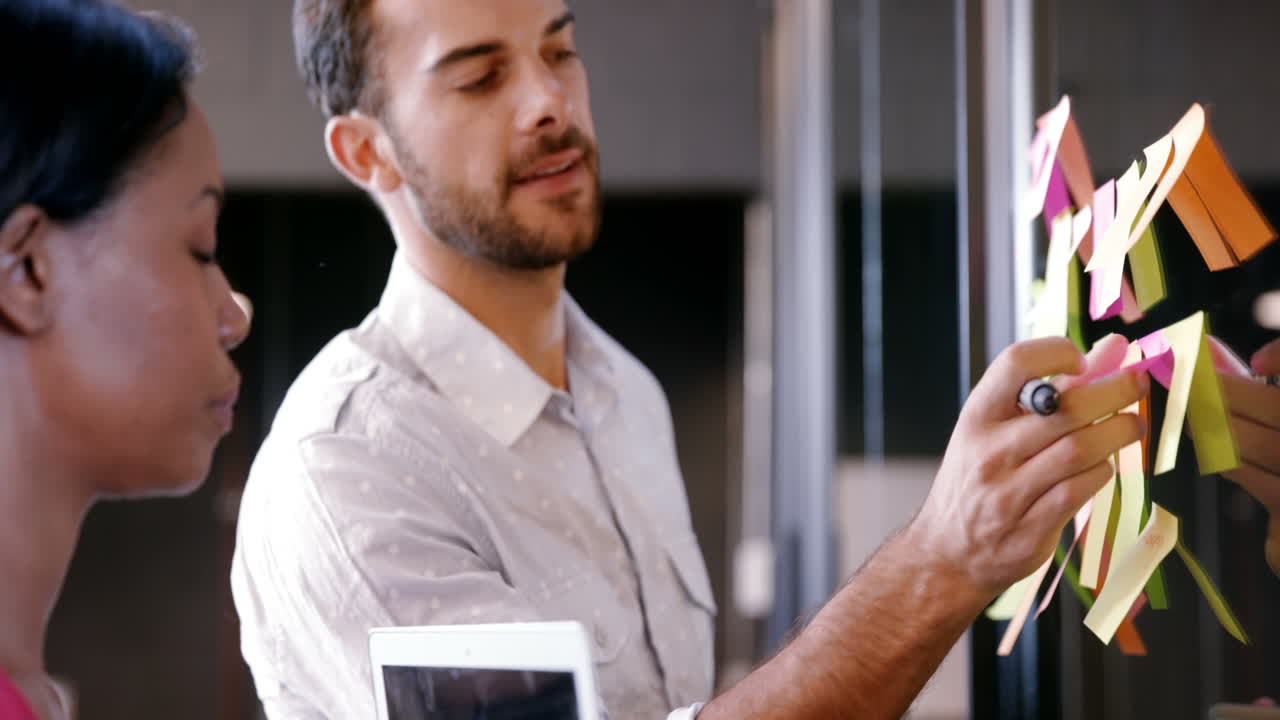 gente de negocios trabajando juntos