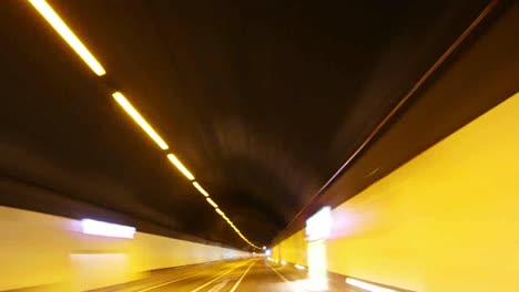 隧道通道 04 號車道