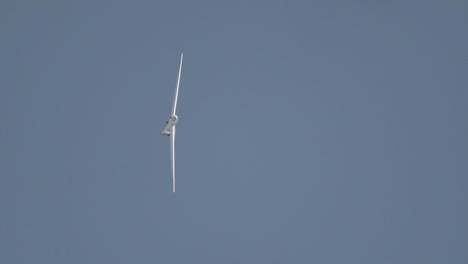 a glider enters a practice spin and recovers