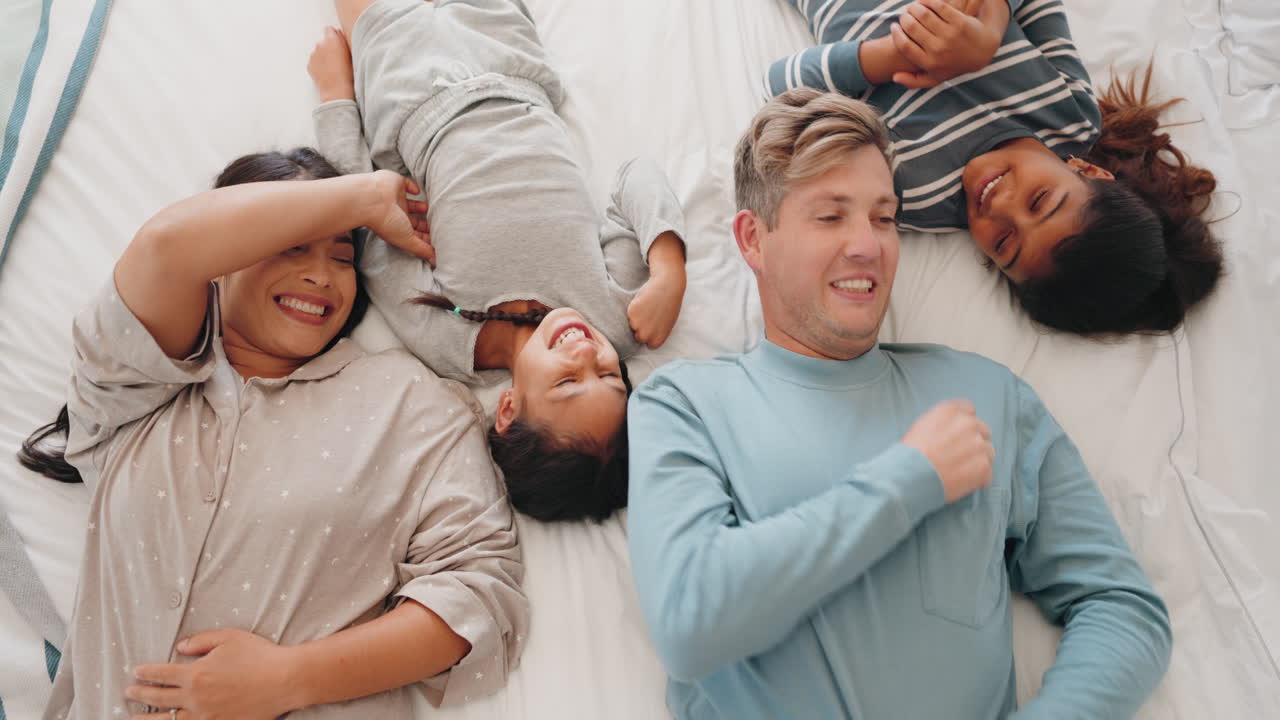 놀이, 침대, 가족과 사랑