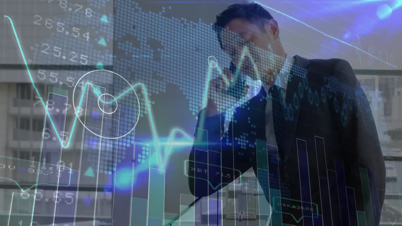 animación de gráficos financieros sobre un hombre de negocios biracial usando un teléfono inteligente