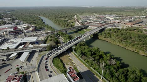 antena - puente internacional sobre el río grande, frontera entre estados unidos y méxico, círculo pan
