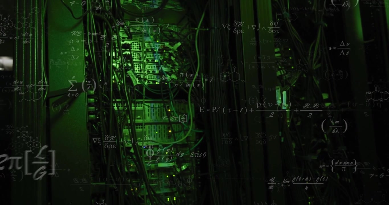 Mathematische Formeln blenden ein, erweitern sich über dem zentralen Rack, während die Kamera schwenkt, Kabel blinken und Daten anzeigen.
