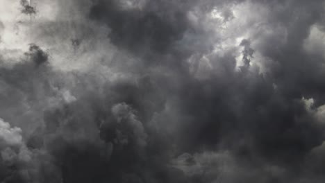 Dramatic-sky-with-supercell-thunderstorm-in-dark-clouds