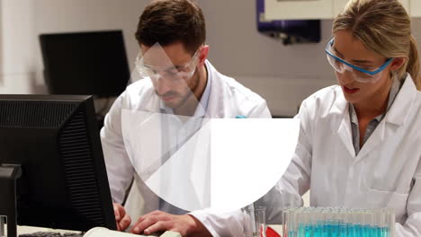 animación de diagrama blanco sobre científicos caucásicos tomando muestras en el laboratorio