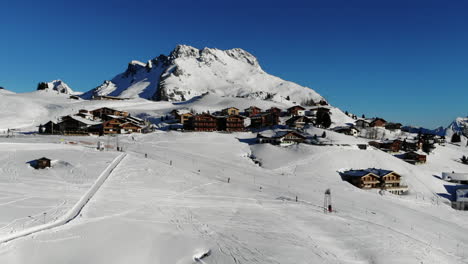 Drohnenaufnahme-Von-Oberlech-In-Vorarlberg,-Österreich