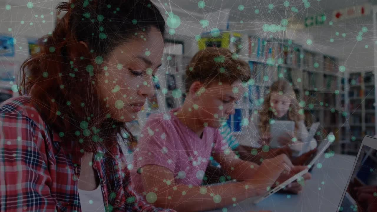 animación de la red de conexiones entre diversos escolares que leen y aprenden en la escuela