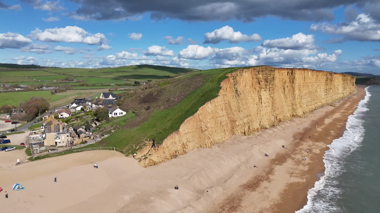 West Bay Dorset Jurassic Coast Røde Klipper Kystdroneoptagelse