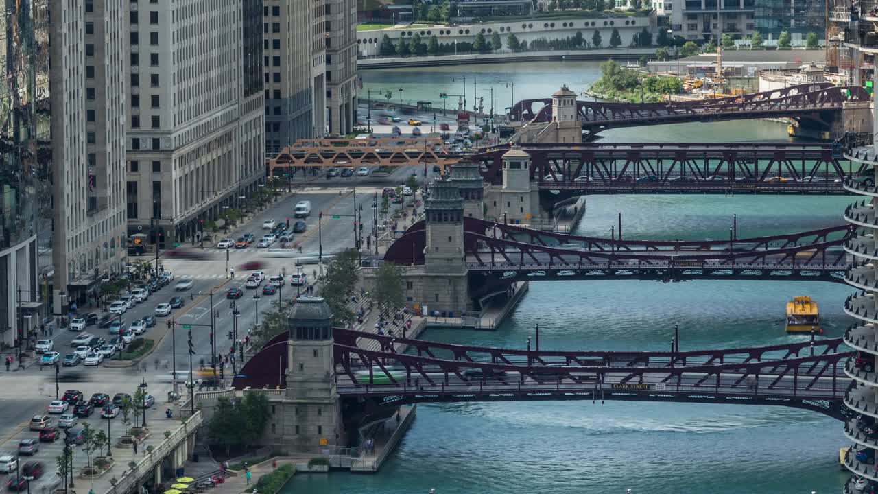 시카고 시내의 강과 다리, 보트와 교통, 일일 타임스