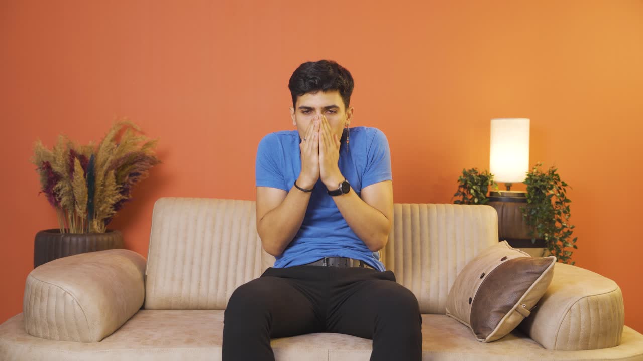 차갑고 떨리는 사람.