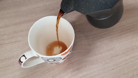 using italian coffee maker cafetiera in slow motion