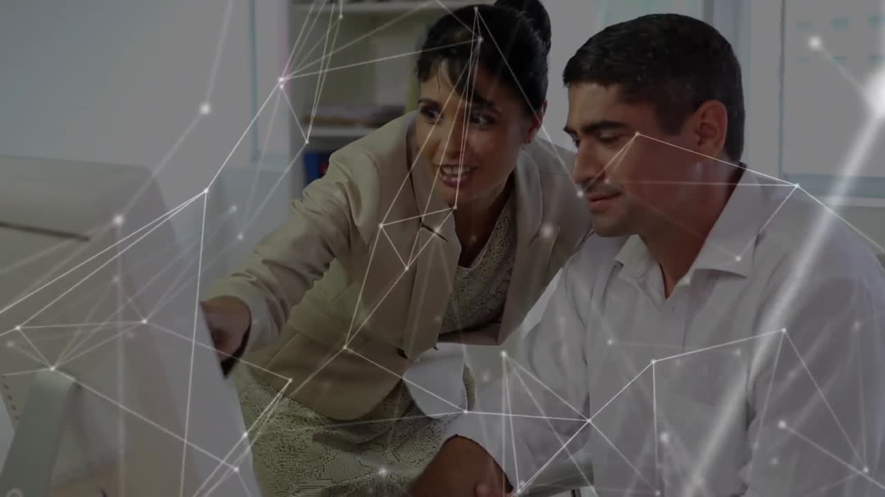 animación de la red de conexiones con el procesamiento de datos sobre personas de negocios