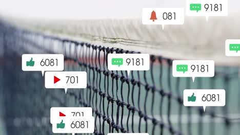 Animación-De-íconos-De-Redes-Sociales-Flotando-Contra-Una-Cancha-De-Tenis-Vacía