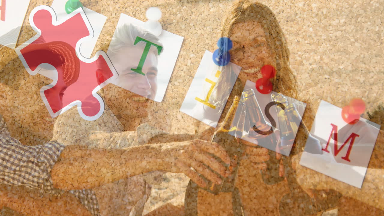 여름 해변 파티에서 행복한 친구들 위에 다채로운 퍼즐 조각과 자폐증 텍스트의 애니메이션