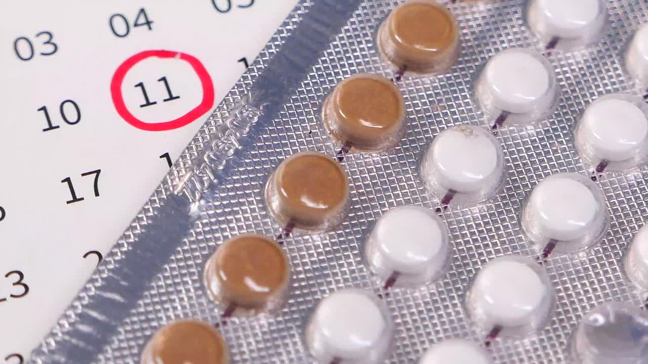 피임약 패키지와 달력