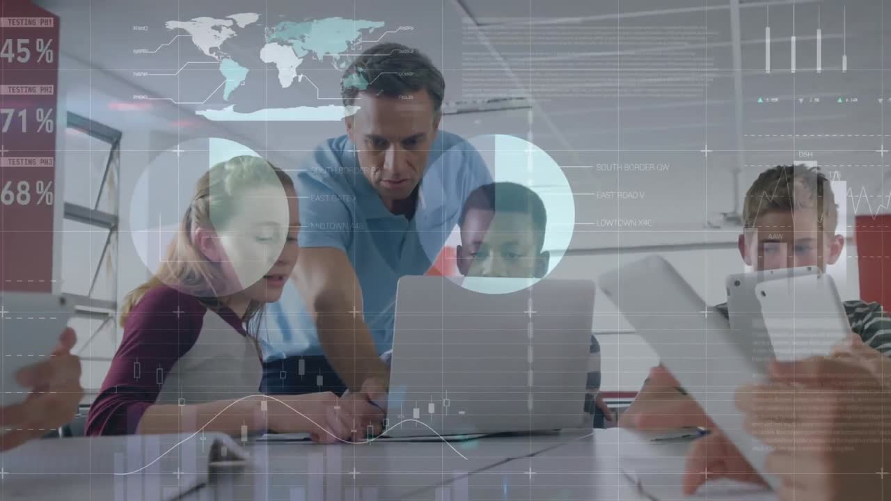 animación del procesamiento de datos en diversos estudiantes que usan computadoras portátiles