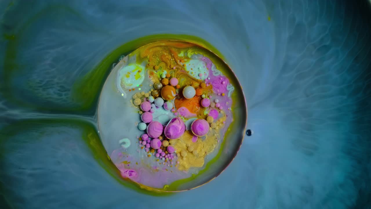 다채로운 페인트와 거품 추상적인 배경 4k 비디오