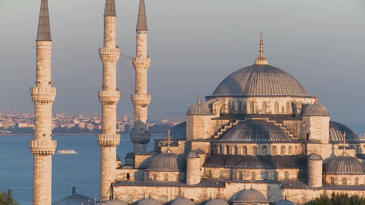 la mezquita azul en estambul turquía al atardecer