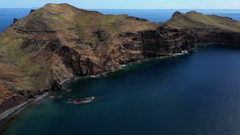 Ponta-De-Sao-Lourenco---Impresionante-Península-Con-Terreno-Rocoso-En-Madeira,-Portugal