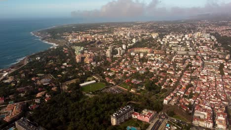 Vista-Aérea-Del-Paisaje-Urbano-De-Cascais-En-Portugal-En-La-Costa