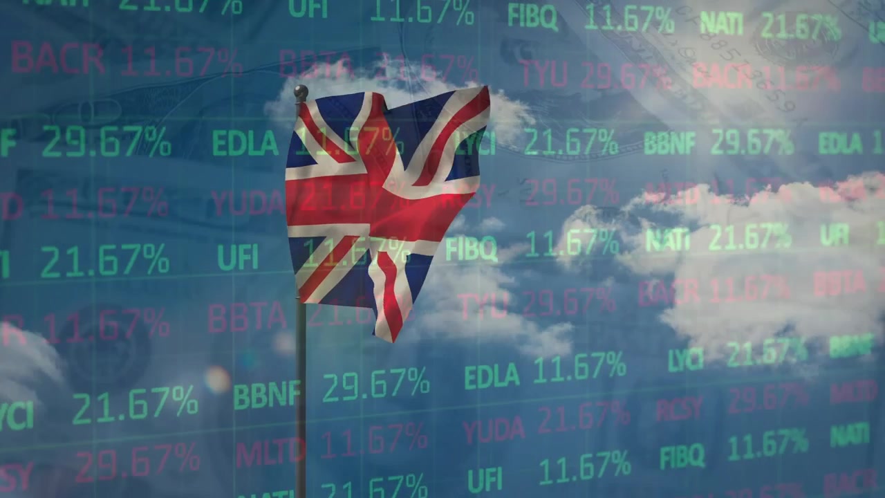 Bandiera del Regno Unito che sventola su sovrapposizione di dati finanziari del mercato azionario