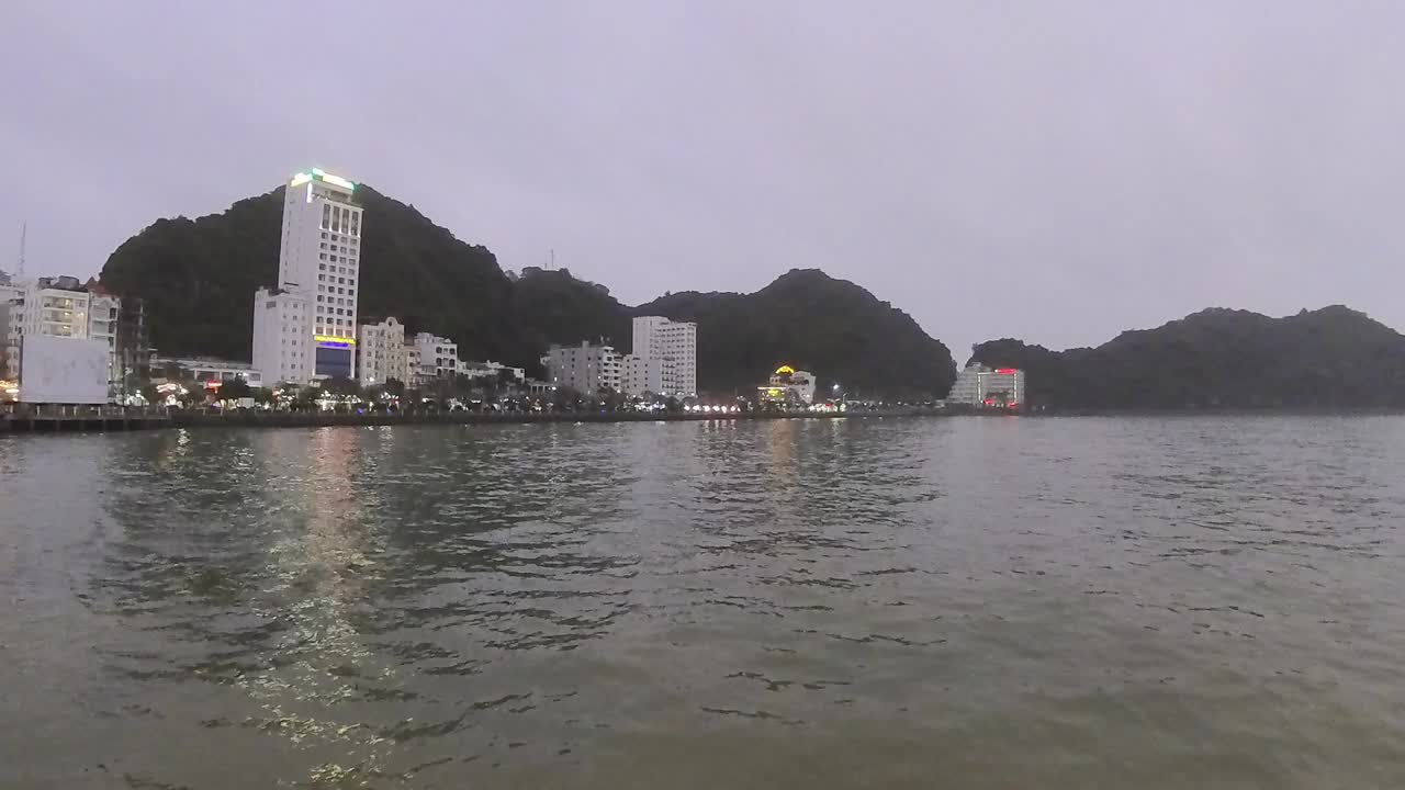 카트바 섬은 베트남의 367개 섬 중 가장 큰 섬이다.