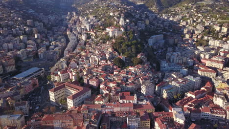 sanremo, liguria, italia es una ciudad en la costa mediterránea de liguria, en el noroeste de italia
