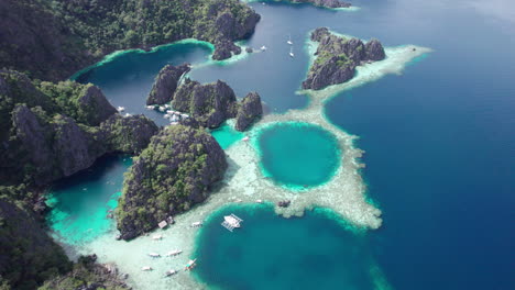 coron, palawan's famous twin lagoon