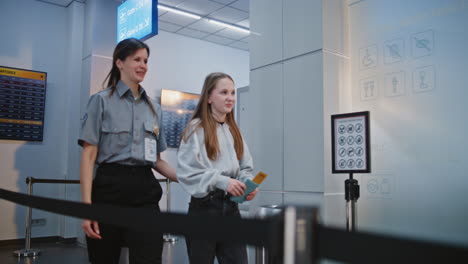 punto de control de seguridad del aeropuerto