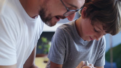 el tiempo de padre e hijo es divertido.