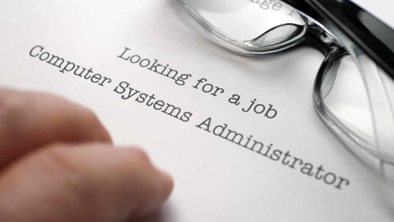 컴퓨터 시스템 관리자의 직업에 손가락을 는 것